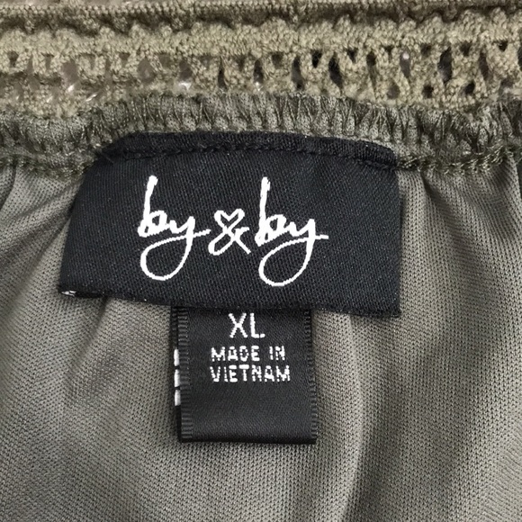 BY & BY OFF THE SHOULDER SHORT SLEEVE LACE TOP XL - Picture 5 of 7